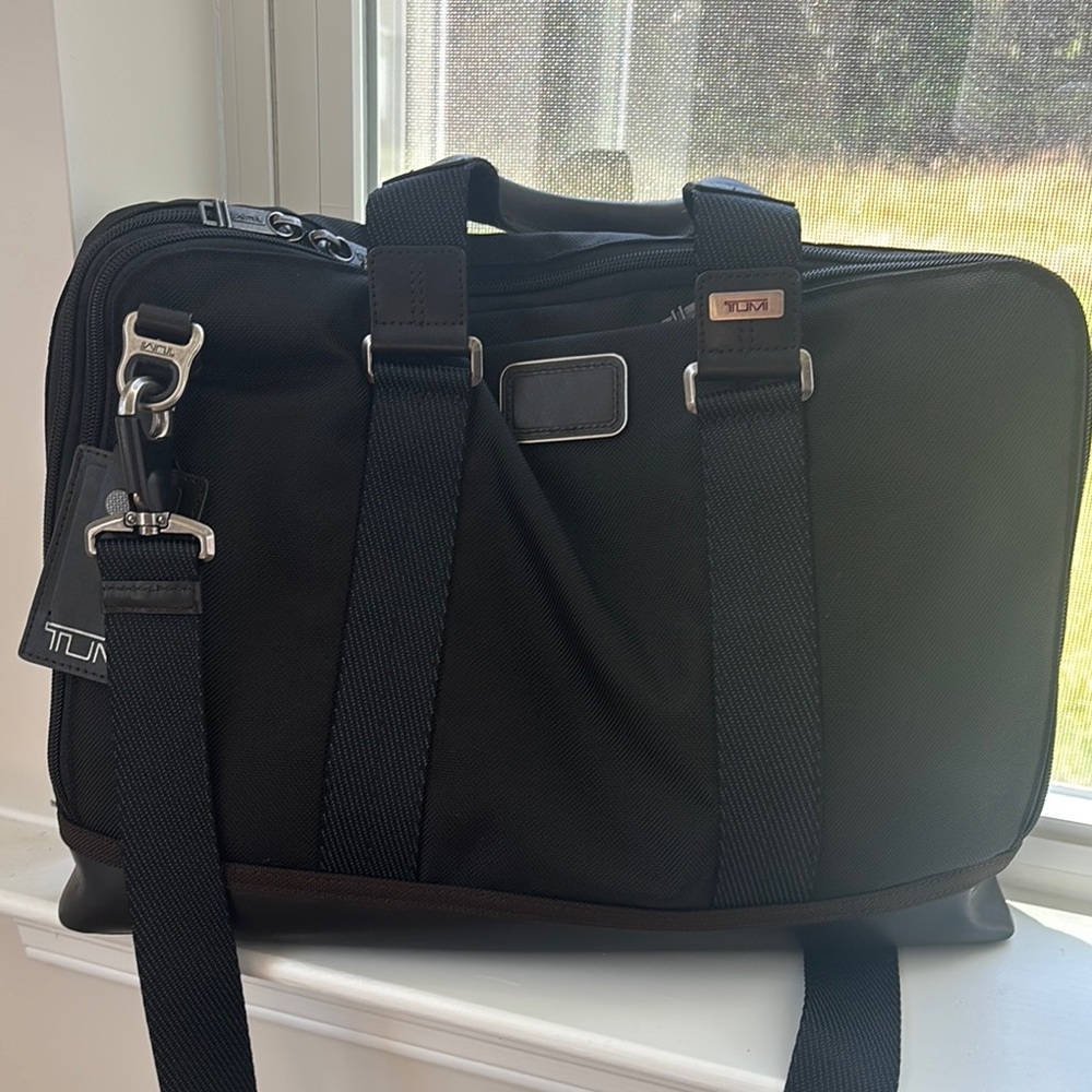 Tumi Black Professional Briefcase with Adjustable Strap